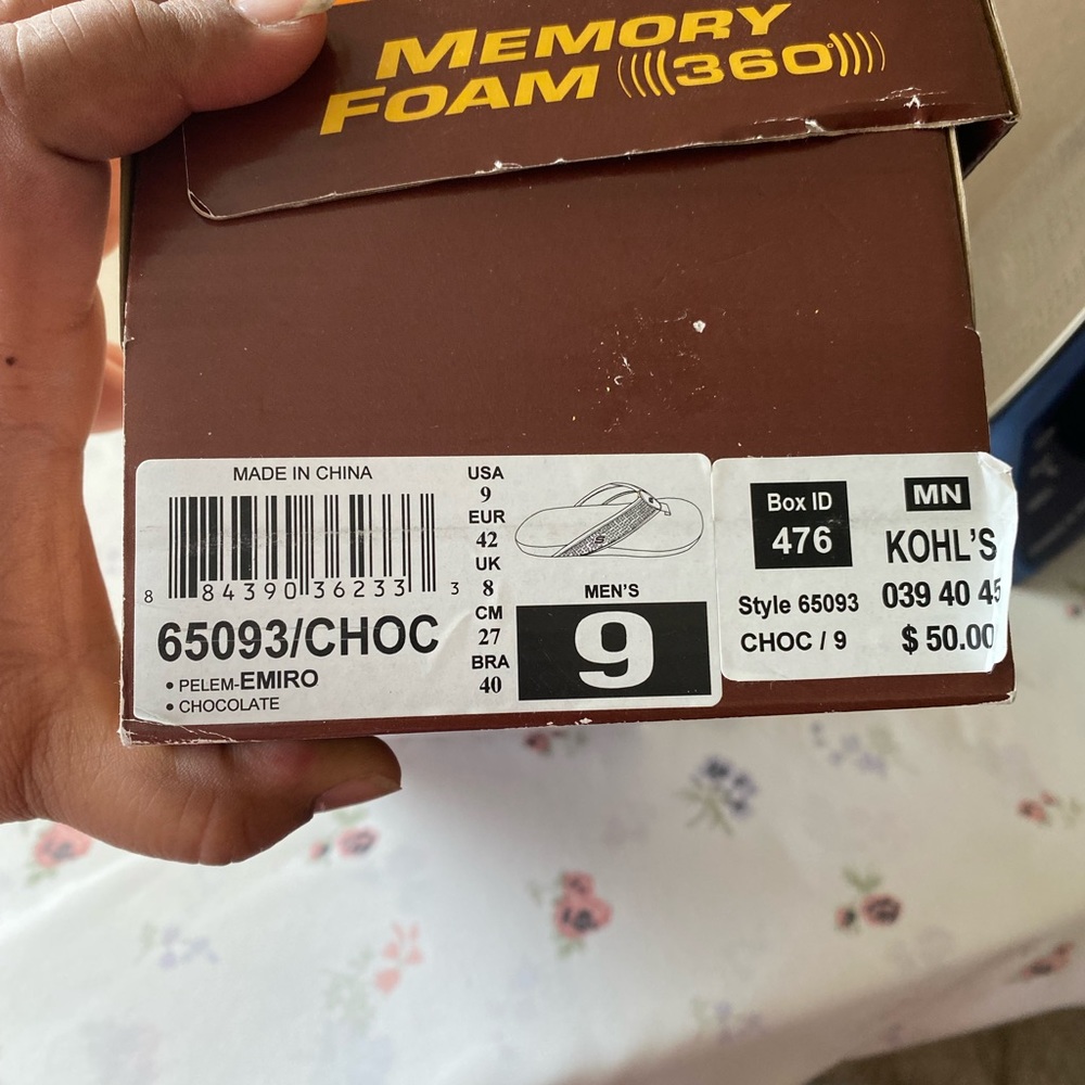 Skechers Men’s Relaxed Fit Slippers - Picture 5 of 5